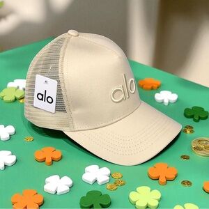 💫ALO Yoga Bone Trucker Hat 💫with Mesh Back